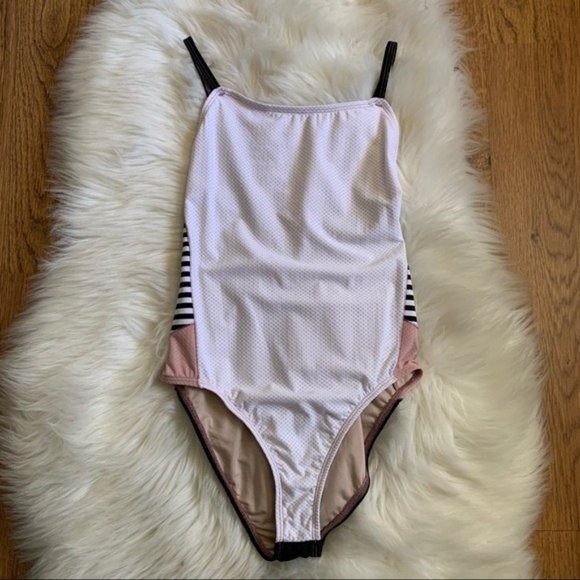 XiRENA Bathing Suit - Picture 1 of 7